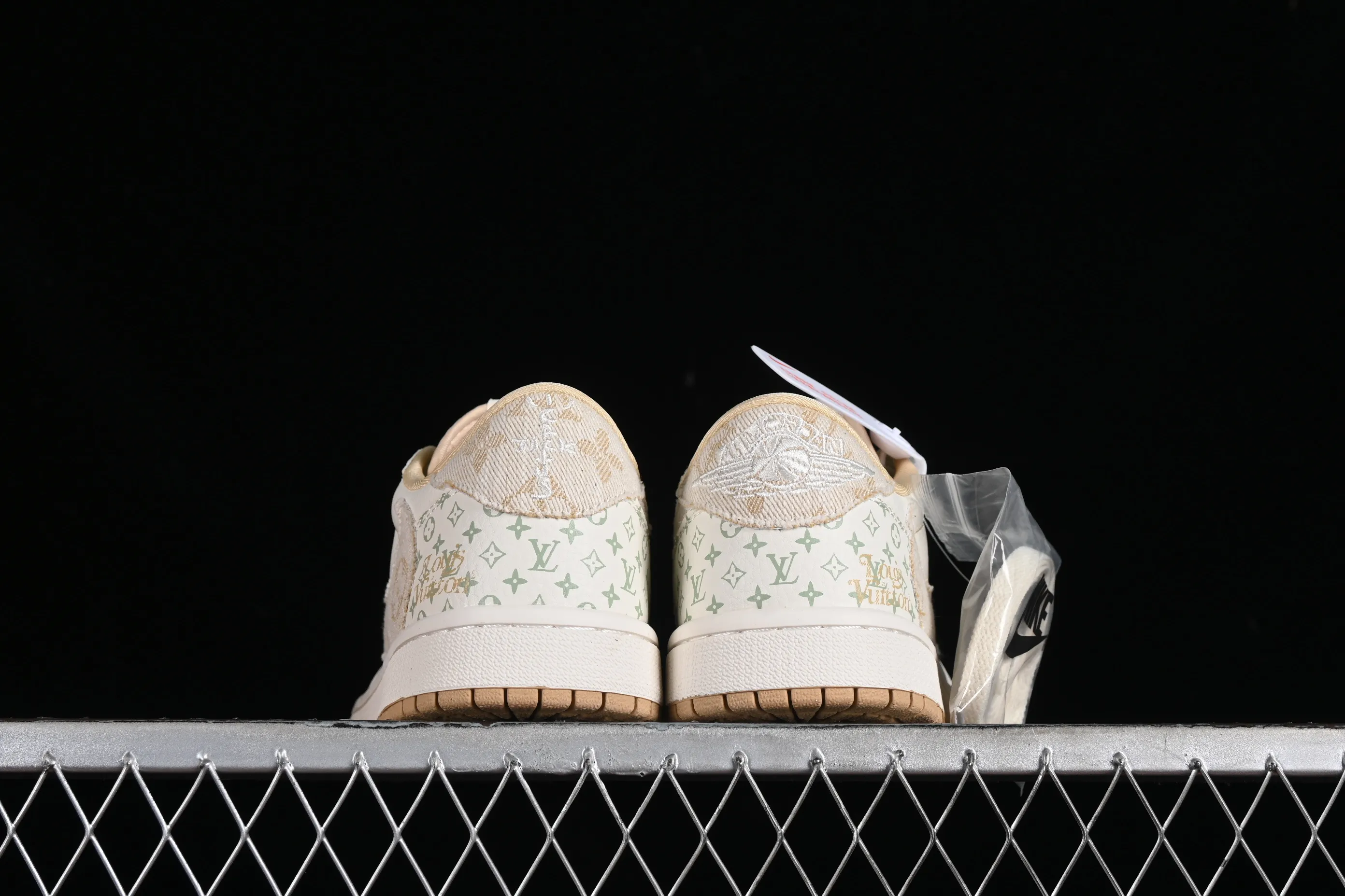 All categories Air Jordan Jordan series basketball shoes Air Jordan 1 Low Travis Scott x Fragment Design x Jordan Air Jordan 1 Low OG SP AJ1 Joe 1LV joint light coffee denim print low-top cultural casual sneakers SJ2068-006
